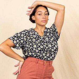 Lazy Daisy Button Up